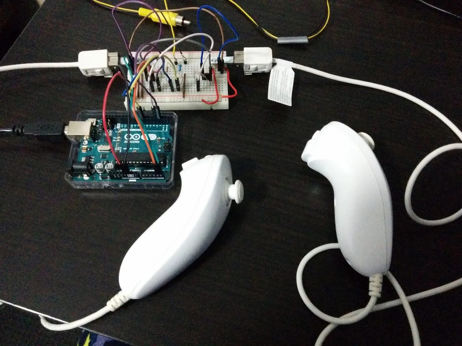Arduino консоль. Игровая консоль на ардуино. игровая консоль ардуино на робототехнике. ретро игровая приставка на ардуино с олед экраном.