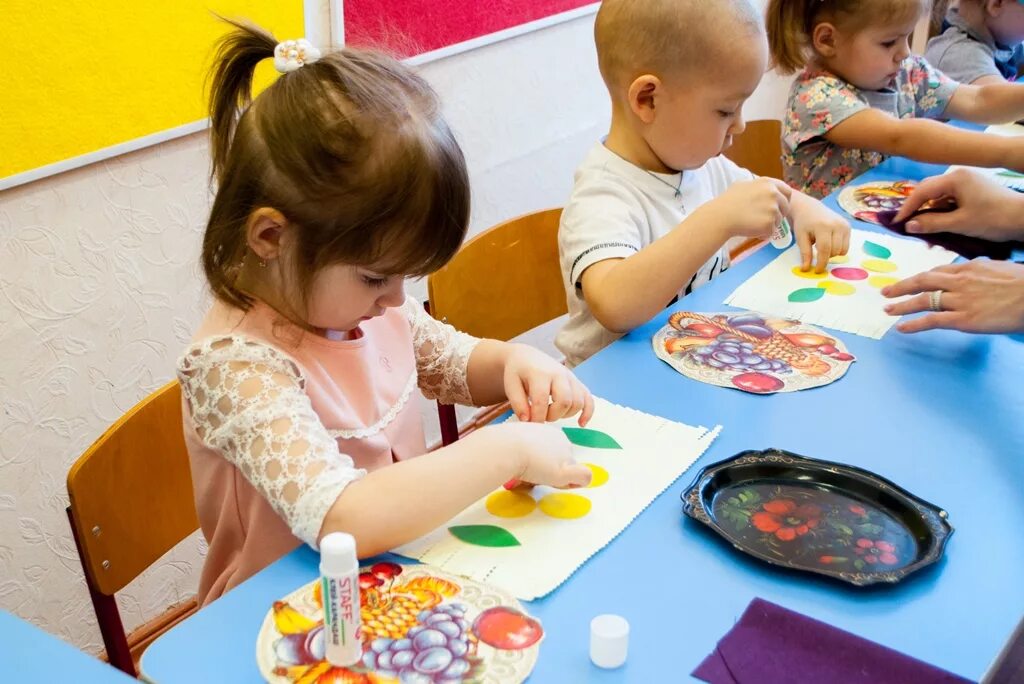 Творческие занятия для детей с ОВЗ. Изо для детей дошкольного возраста. Изотерапия детей в саду. Дети с ОВЗ В детском саду.