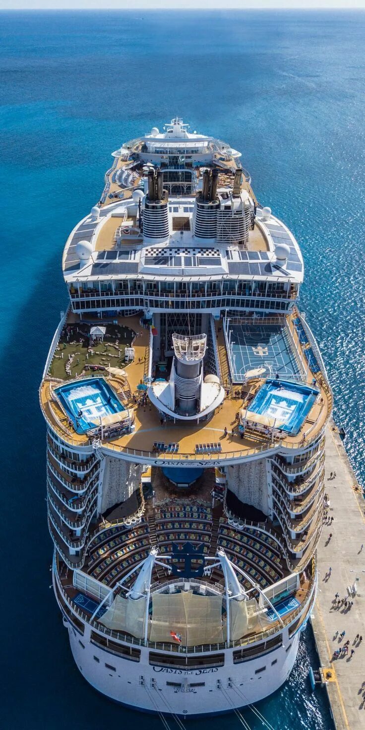 The better seas. Роял карибиан оазис лайнер. лайнер oasis of the seas. самый большой лайнер oasis of the seas. оазис оф зе сиз круиз.