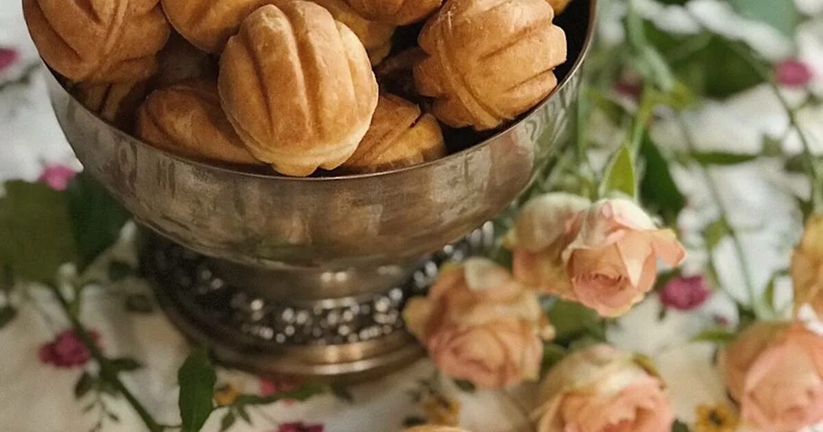 печенье с шоколадом. печенье орешки со сгущенкой. печенье орешки с вареной сгущенкой. печенье орешки со сгущенкой. орешки со сгущенным молоком.