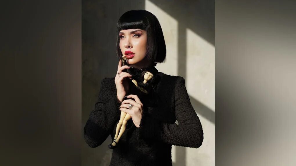 Оля якубович дизайнер. Экстрасенсы реванш якубович. Экстрасенсы реванш якубович. Битва экстрасенсов 2022 финал. Якубович битва экстрасенсов.