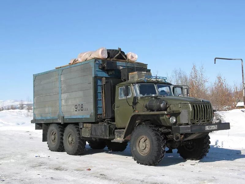 Урал 4320 кунг. Урала 4320 с изотермическим фургоном. Урал-4320 грузовой автомобиль кунг. Урал 4320 автодом. Урал с будкой.