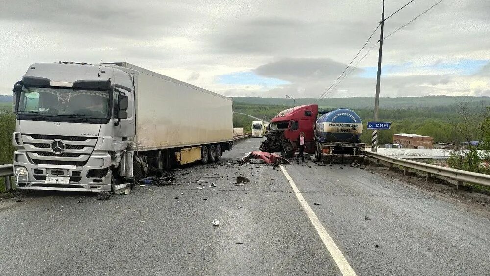 Авария м5 челябинская область. Авария м5 Урал дальнобойщик. Авария на трассе м5 Уфа Челябинск. ДТП сегодня в Челябинской области на м5 Челябинск Уфа. Авария на трассе м5 Уфа Челябинск вчера.