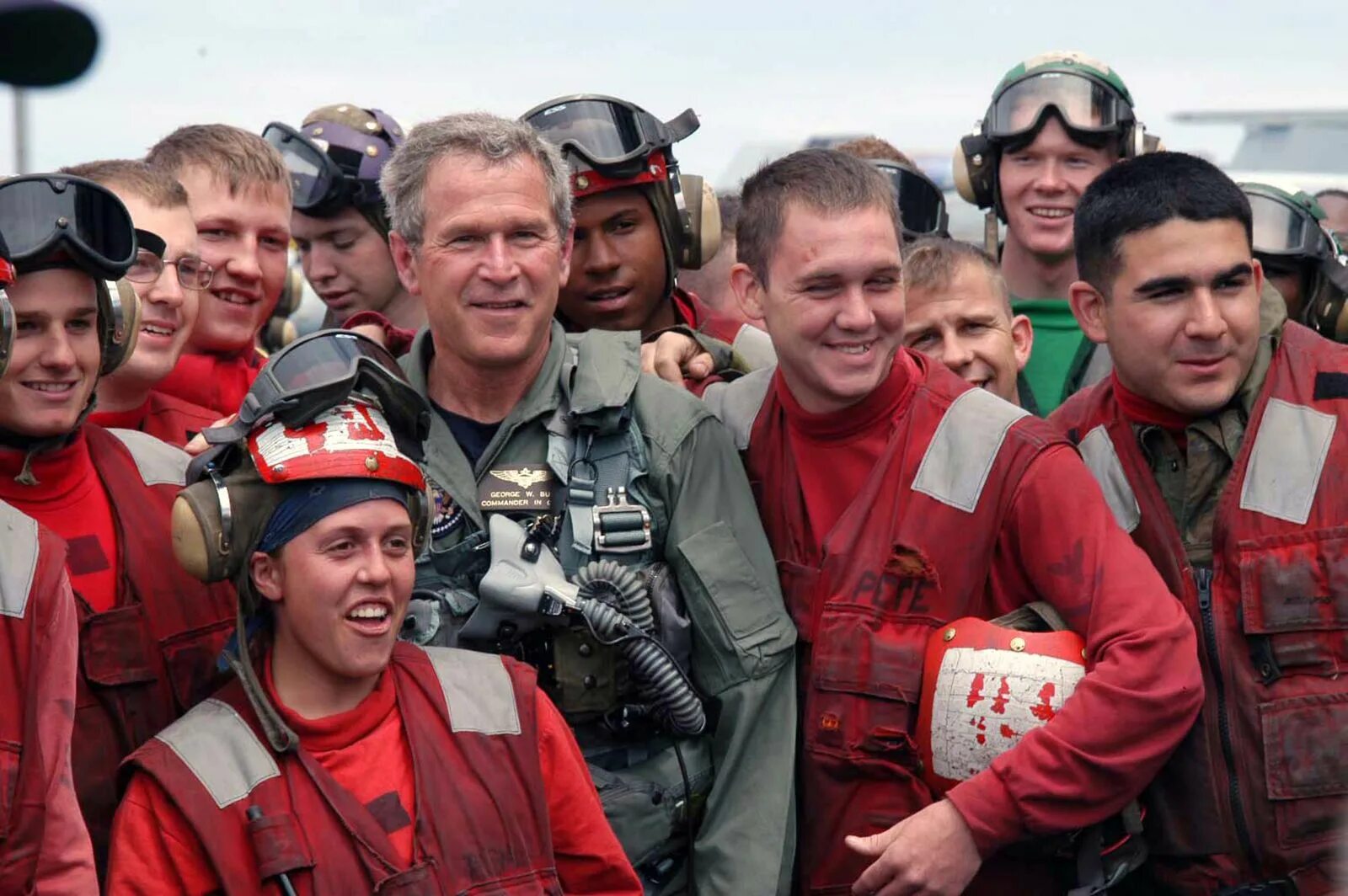 Джордж Буш 1 мая 2003. Джордж Буш Ирак 2008. Май 2003. 1 мая 2003