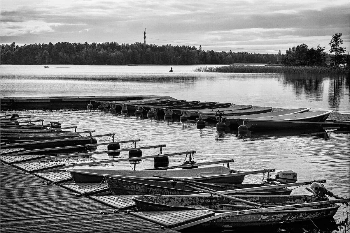 задача лодочные станции. задача про яхты 2 класс. академическая гребля 1906 год на крестовском. было 8 яхт несколько вышло в море было 15 яхт. гребной спорт при петре.