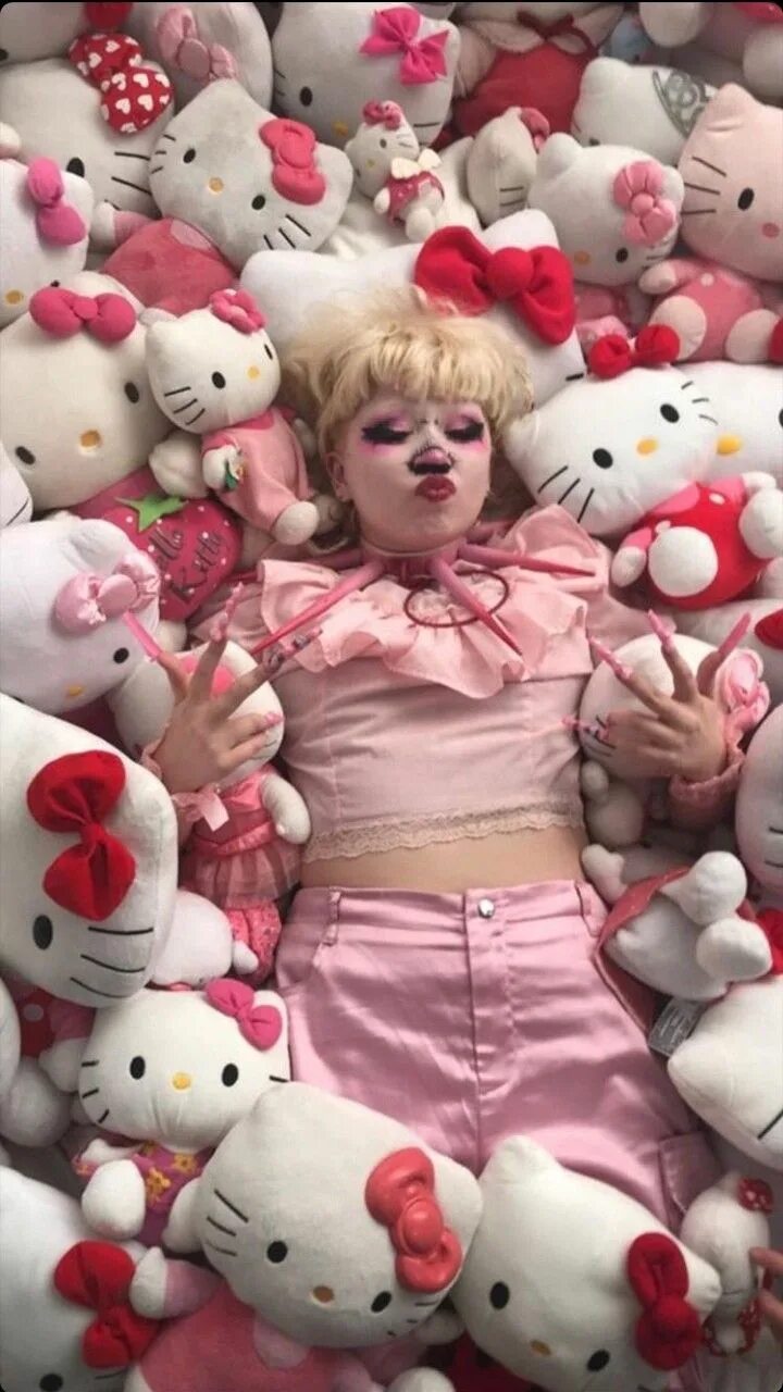 Hello kitty jazmin bean speed. Jazmin bean hello kitty.