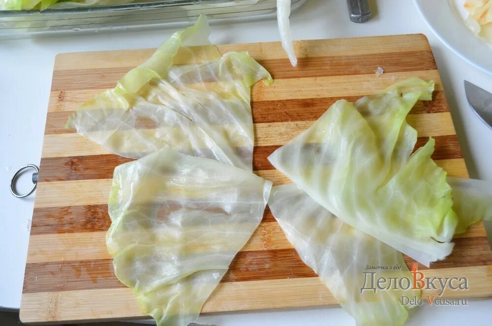 Голубцы конвертиком. Как заворачивать голубцы из капусты. Треугольные голубцы. Как завернуть голубцы треугольником. Как заворачивать голубцы.