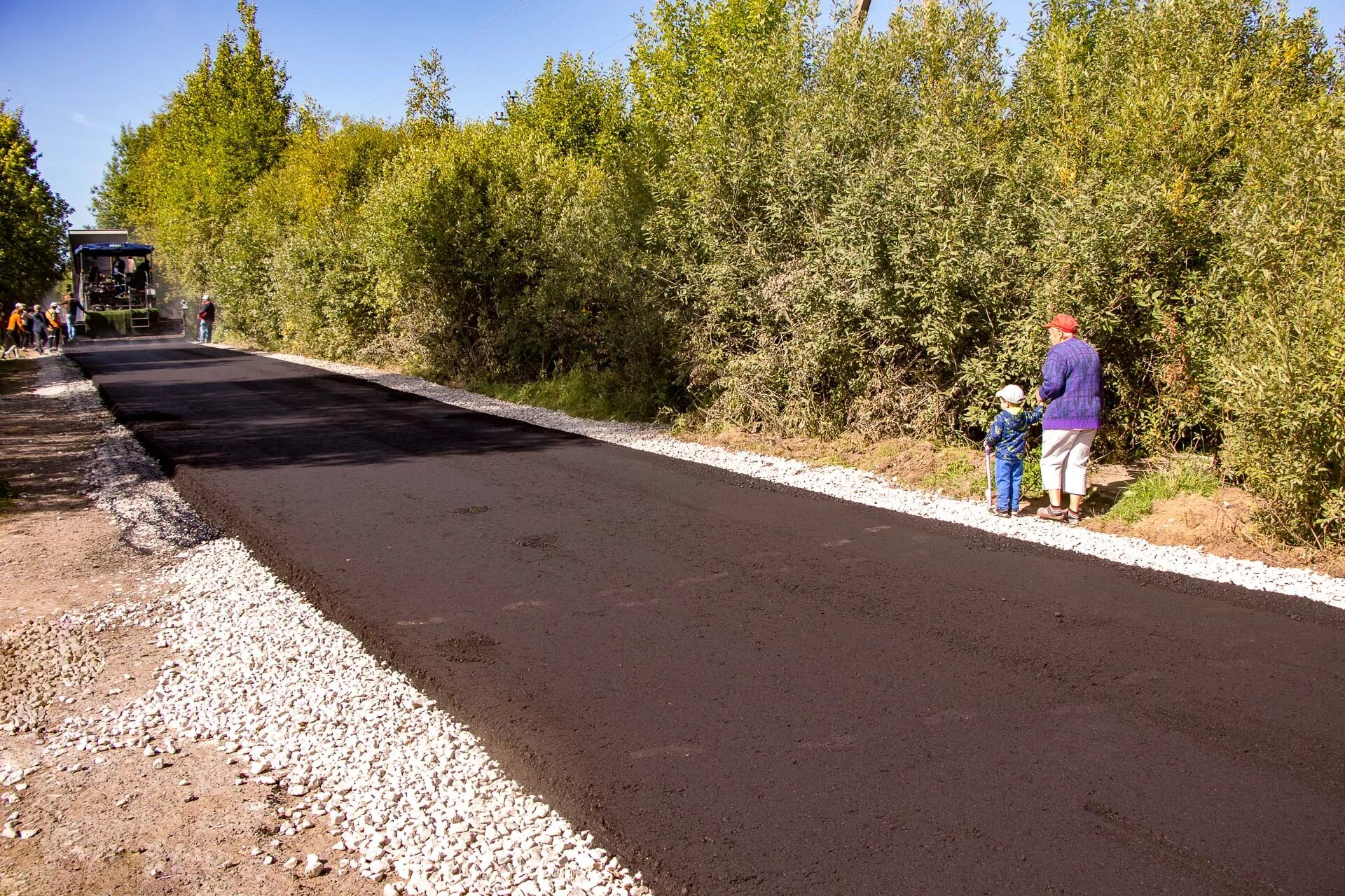 Как в того делают дороги. Дороги в СНТ. Подъездная дорога к СНТ. Загородные дороги. Благоустройство дорог.