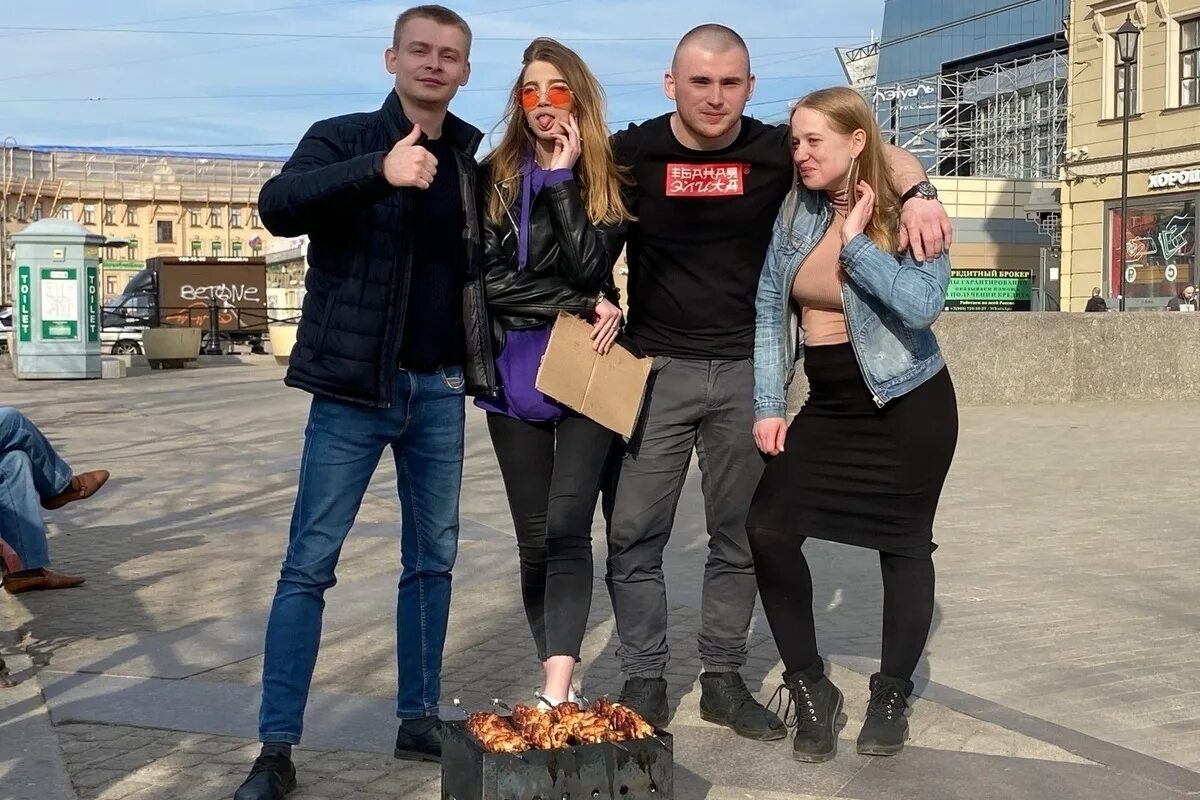 Люди которые живут в петербурге