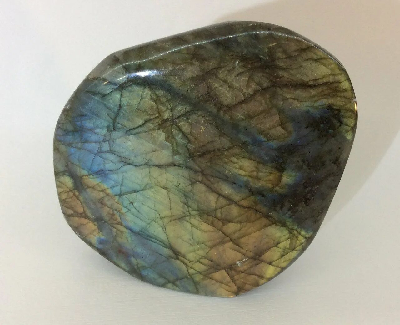 камень: лабрадорит (спектролит). иризация, опал, минерал. иризация камня что это. иризация лабрадор минерал. норвежский лабрадор камень.