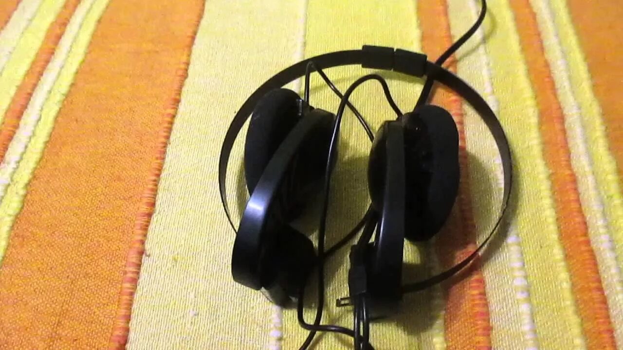 Koss sporta pro. Наушники Koss sporta Pro. Koss Headphones - 1981. Koss sporta Pro на голове.