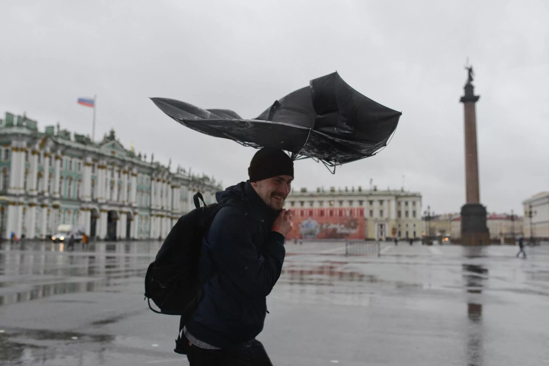 Сильный ветер в Санкт-Петербурге. Сильный ветер в Питере. Санкт-Петербург дождь. Дождь в Питере.