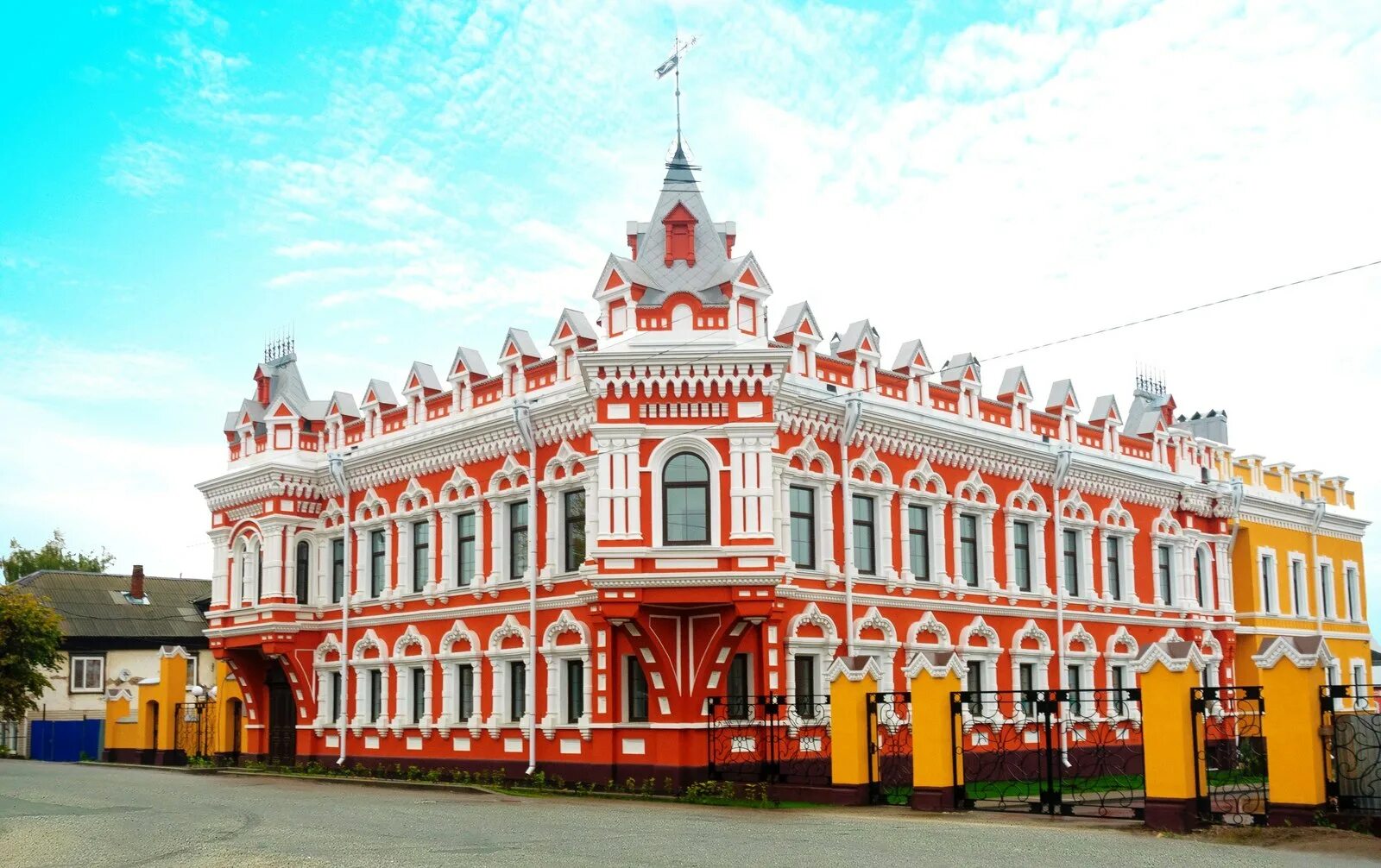 Со сарапул. Дом башенина сарапул. дом купца башенина в сарапуле. город сарапул удмуртская республика. сарапул купеческий город.