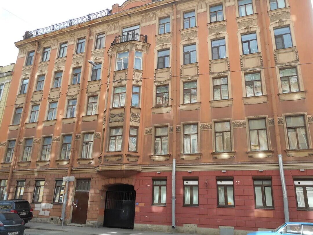 Дом где принимает. Мамин сибиряк в петербурге. петербургский университет мамин сибиряк. дом мамина сибиряка в петербурге. саперный переулок 8 санкт-петербург мемориальная доска сибиряка.