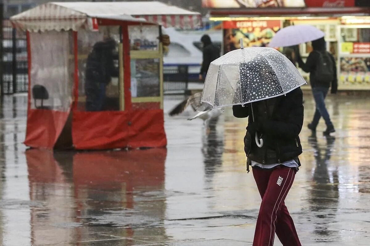 Кельнская дождь. Hale weather. Miserable weather. Yagiş işiqlar.