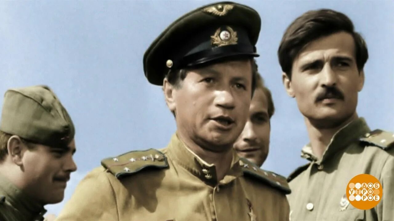 В бой идут старики фрагмент. В бой идут одни старики съемки. Владимир талашко в бой идут одни старики. В бой идут одни старики 1974. В бой идут старики фрагмент.