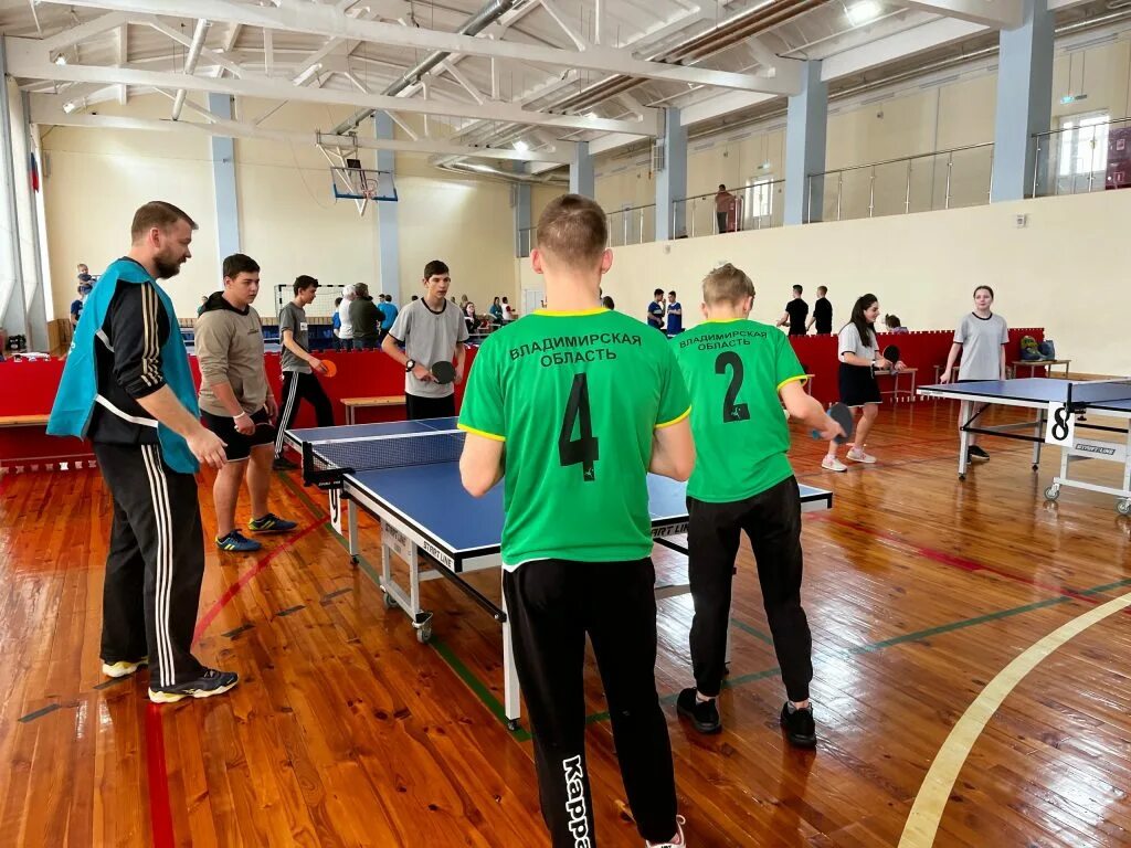 Выступление молодых спортсменов на соревнованиях. Гусь хрустальный легкая атлетика. Соревнования гусь хрустальный. Гусь хрустальный легкая атлетика. Соревнования гусь хрустальный.