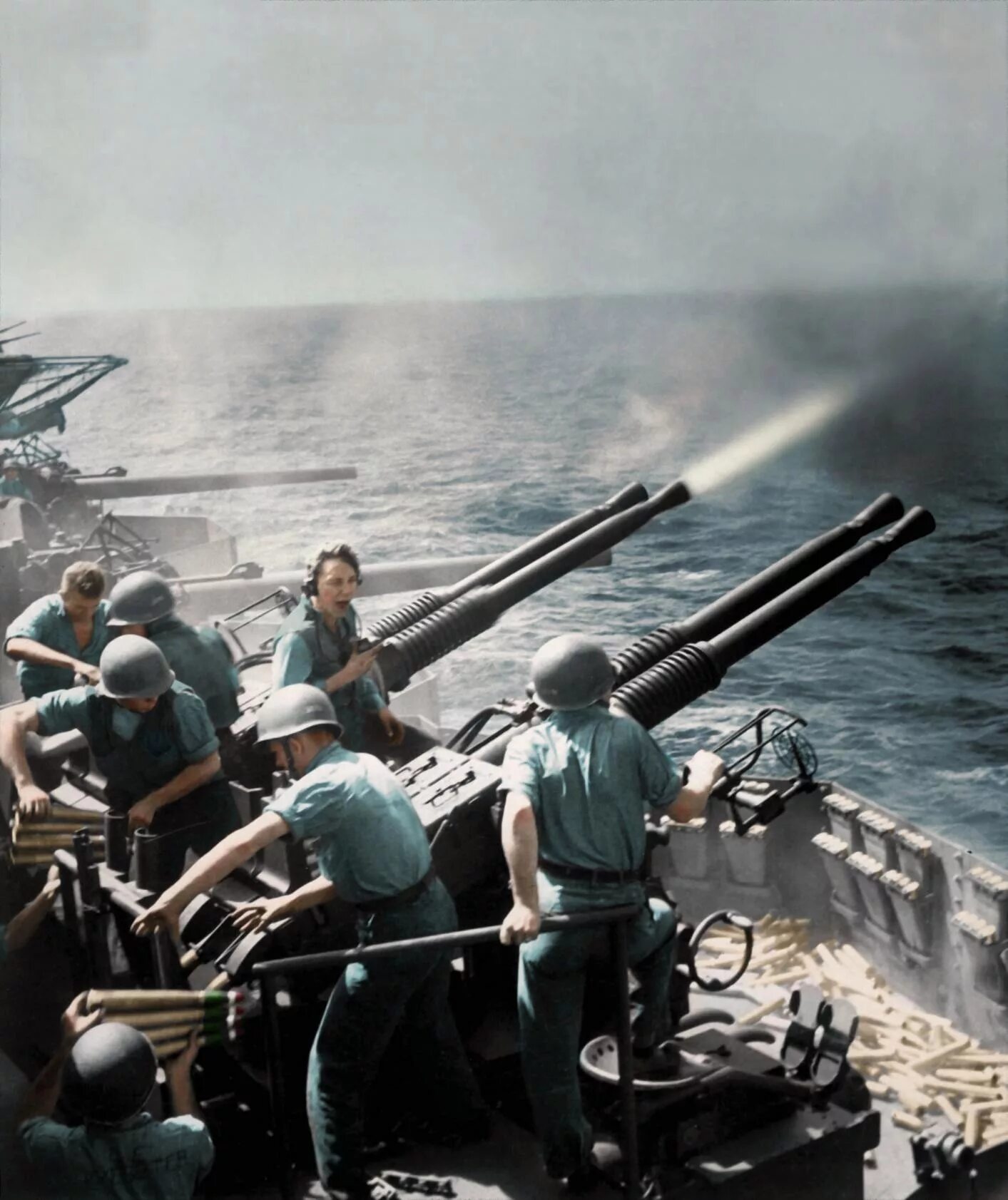 Только японские зенитные пушки все время. Корабельное орудие Бофорс 40 мм. Бофорс 40-мм 1939.
