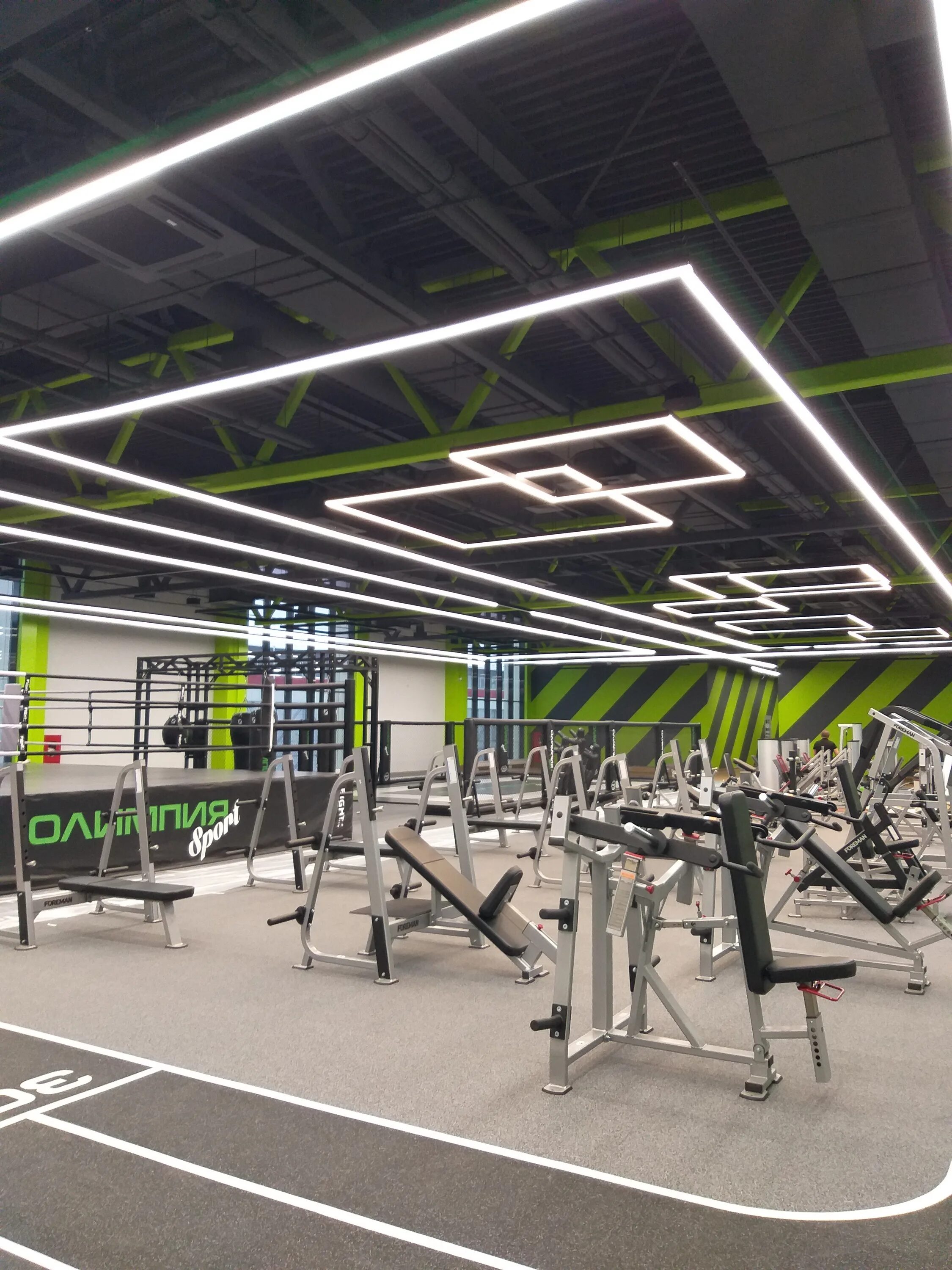 зона спорта астрахань. бассейн буревестник рязань. спортсмен позирует. фит зона солнечная 52. виктори спорт екатеринбург.