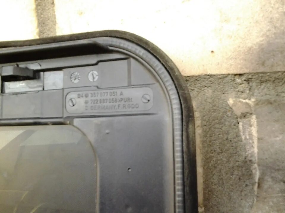 Стекло люка passat b4. Шторка люка пассат б5. Люк фольксваген пассат б5. Люк vw passat b5+. Люк фольксваген пассат б5.