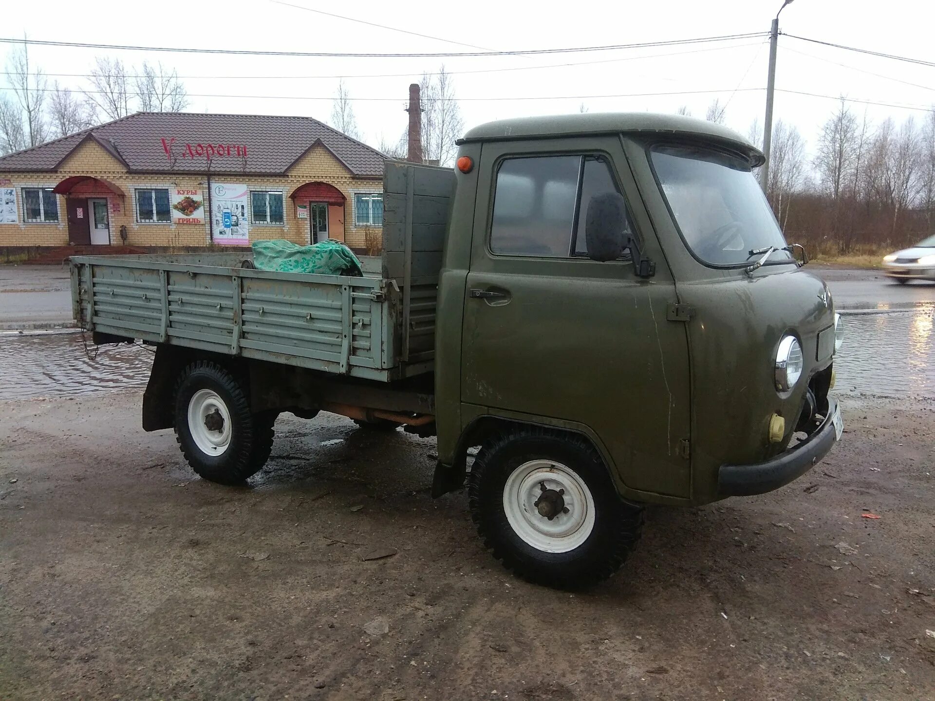 Уаз 3303 2. Уаз-3303 малотоннажный грузовой. Уаз 33036 бортовой. Завод уаз 3303. Уаз 39095 фото.