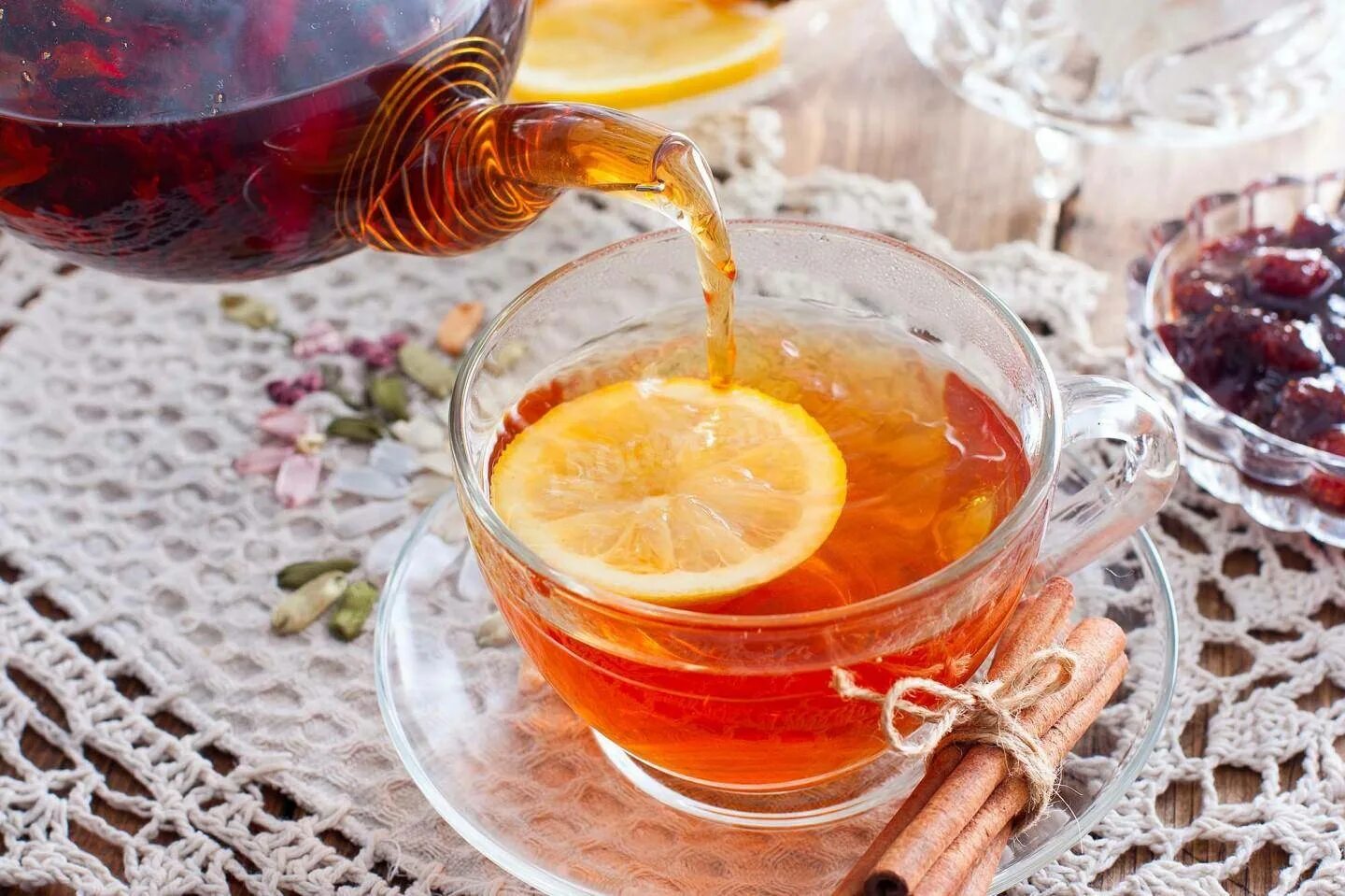 Вкусный чай. Горячий чай с медом. Ароматный чай. Горячий ароматный чай. Черный чай с медом