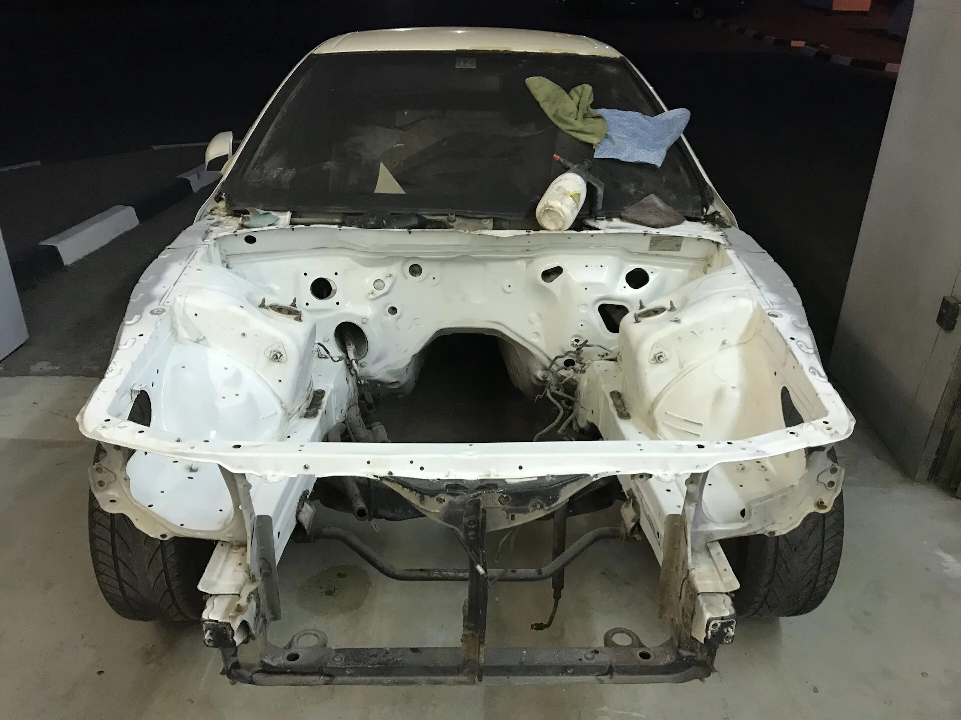 Кузов ваз 21099 первой комплектации. Кузов из углеволокна таких всего 7 штук в мире. Кузов для ваз 2115 1 комплектации. Toyota cresta подкапотка. 1 кузов.