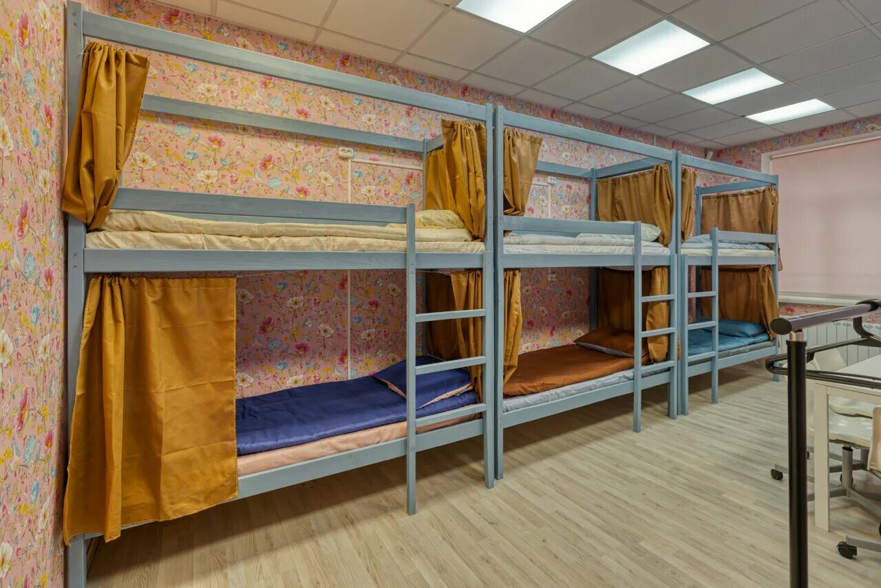 отель ковров внутри 5ти местная. хостел park красноярск горького 5. парк хостел. хостел сетунь парк нежинская ул. парк хостел москва островитянова.