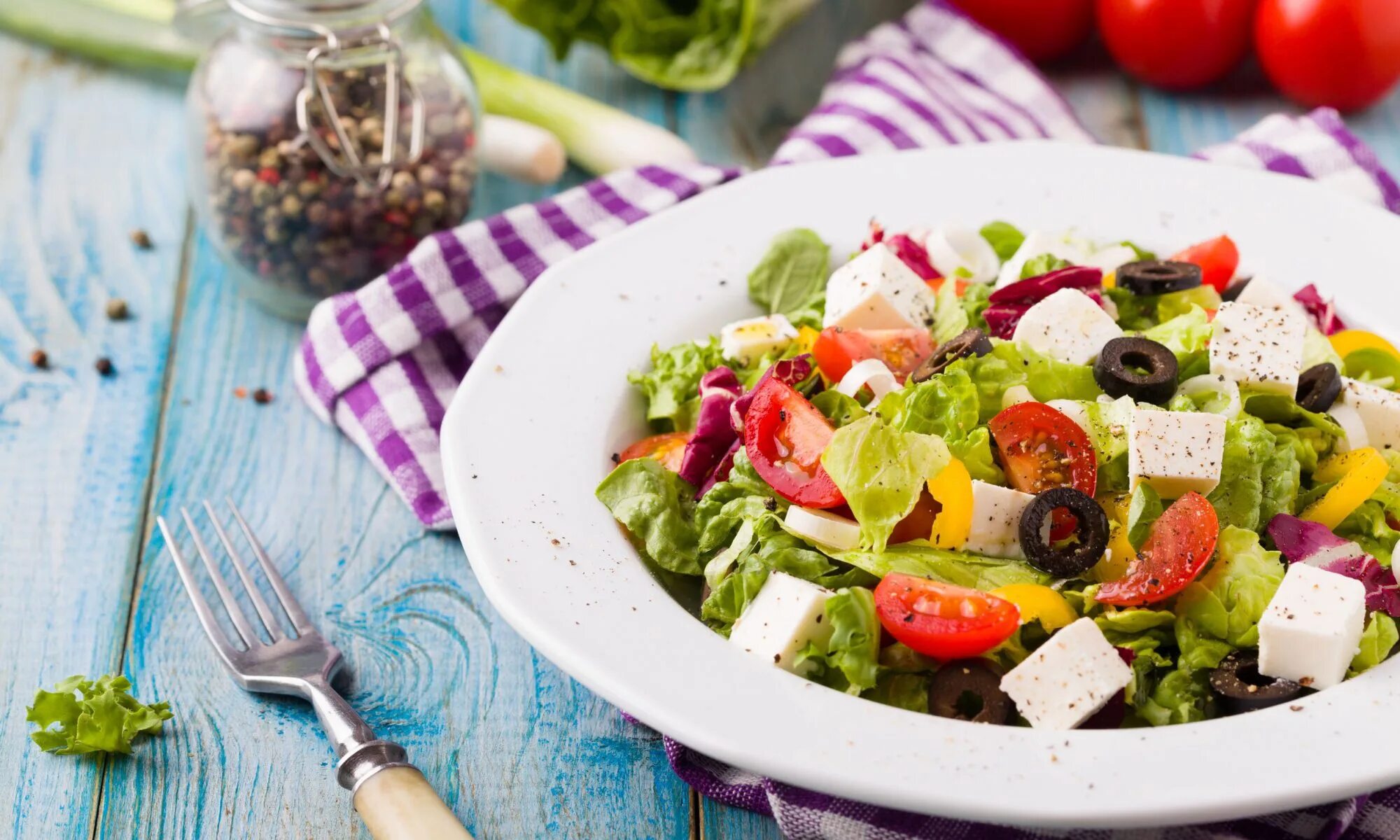 Many salad. Greek salad(греческий салат). греческий салат с фетой. греческий салат с фетаксой. греческий салат с маслинами.