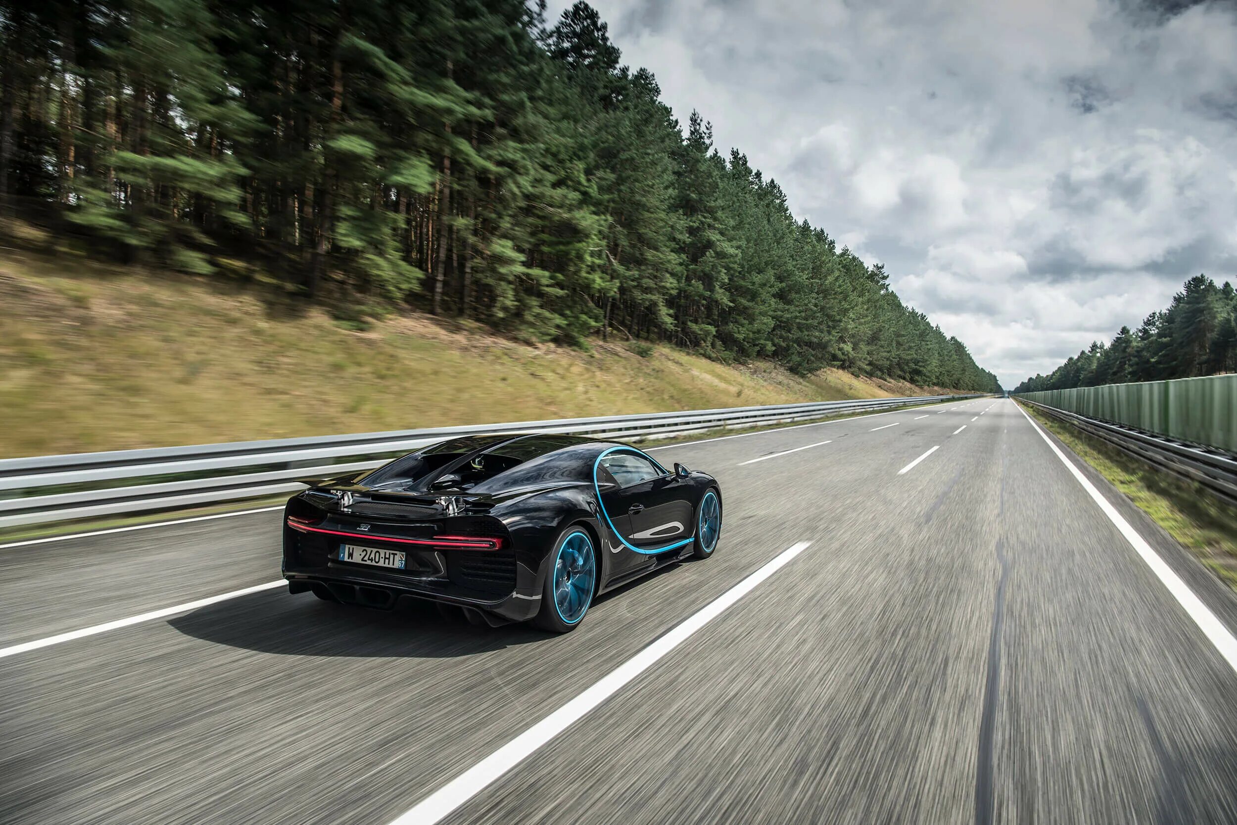 Bugatti 0-400. Hennessey venom f5 2020. Авария на 400 км ч бугатти. 400 км в секунду. 400 км в секунду.