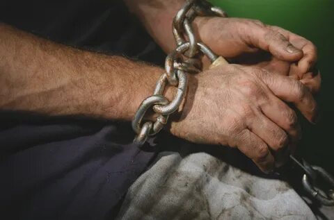 Мужики попавшие в рабство