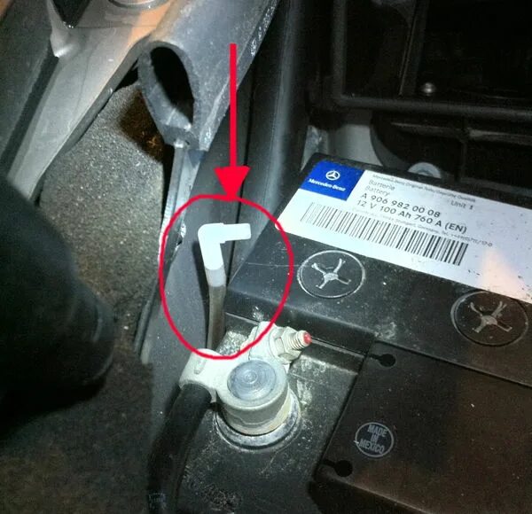 Mercedes Sprinter Battery Location and Removal Proceedure - YouTube