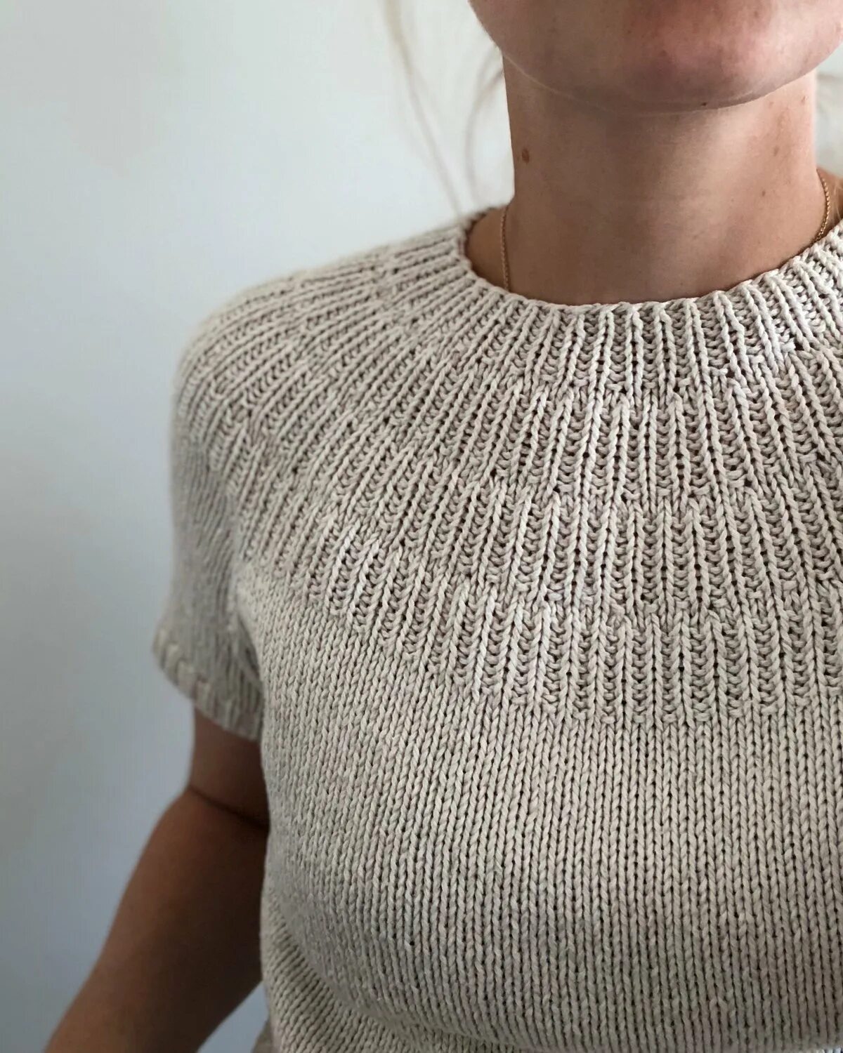 Свитер женский на круговых спицах. Petiteknit ravelry. свитер с круглой кокеткой. джемпер с круглой кокеткой. джемпер с круглой кокеткой сверху.