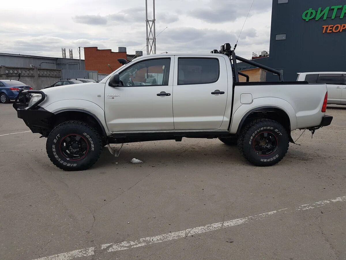 Хайлюкс 7 поколения. Тойота Хайлюкс 7 поколения. Toyota Hilux 7 поколение Рестайлинг. Диски Тойота Хайлюкс 7 поколения. Тойота Хайлюкс 7 поколение серебристый цвет.