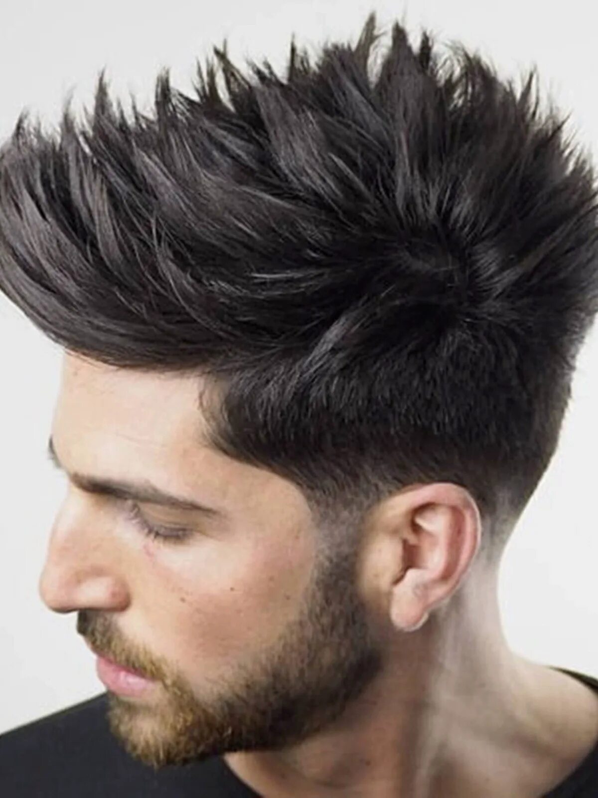 Spike hair. Короткая spiky hair стрижка мужская. Ирокез могавк. Стрижка фейд пикси. Красивые причёски для мужчин.