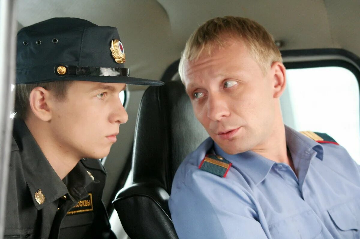 актёры сериала улицы разбитых фонарей фамилии. леонид куравлёв менты. ларин дукалис казанова улицы разбитых фонарей. александр устюгов ментовские войны 11. как фамилия ментов играл.