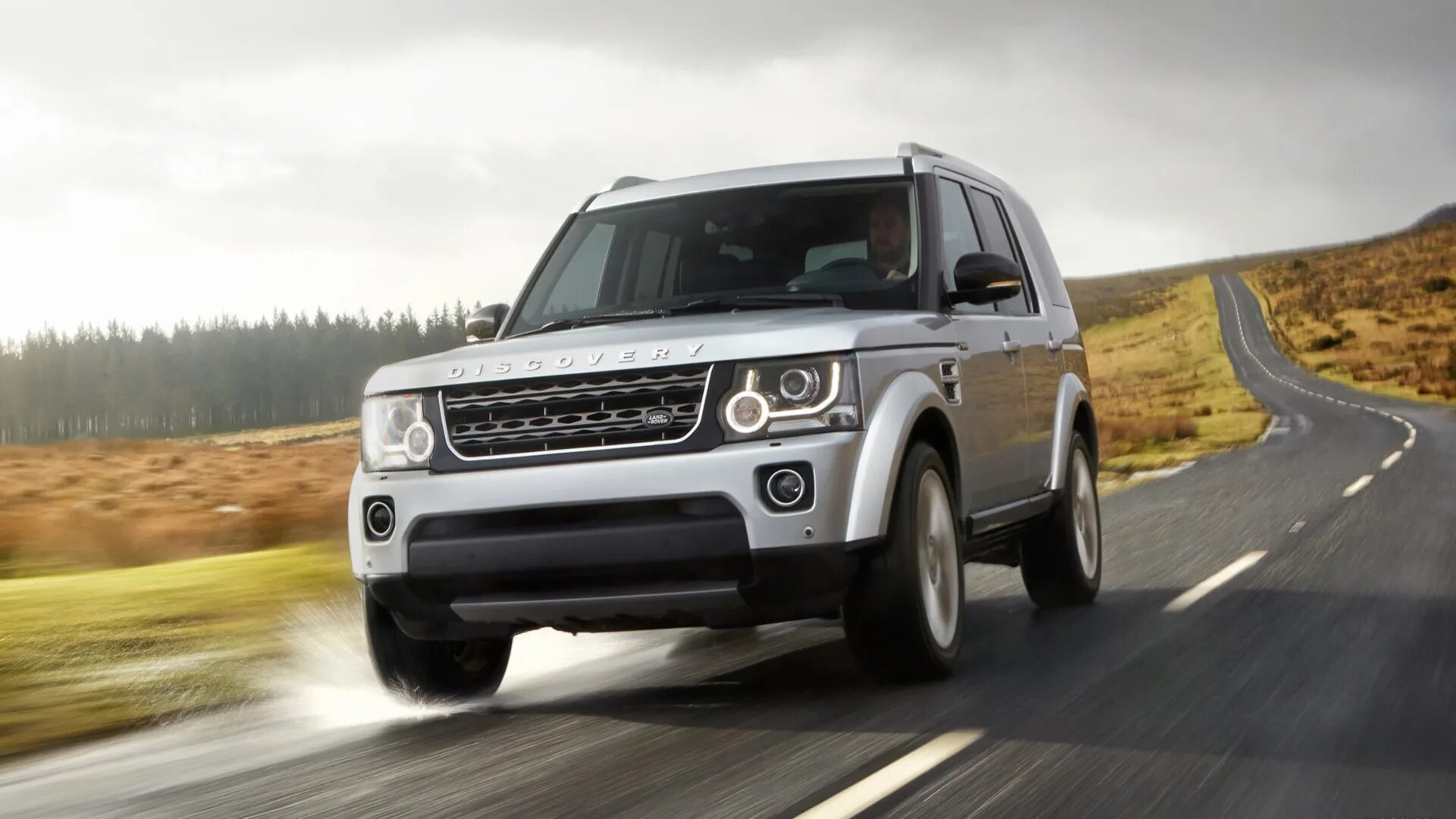 Сколько стоит дискавери. Range Rover Discovery 4. Ленд Ровер Дискавери 4 2015. Ленд Ровер Дискавери 2013. Ленд Ровер Дискавери 4 2014.