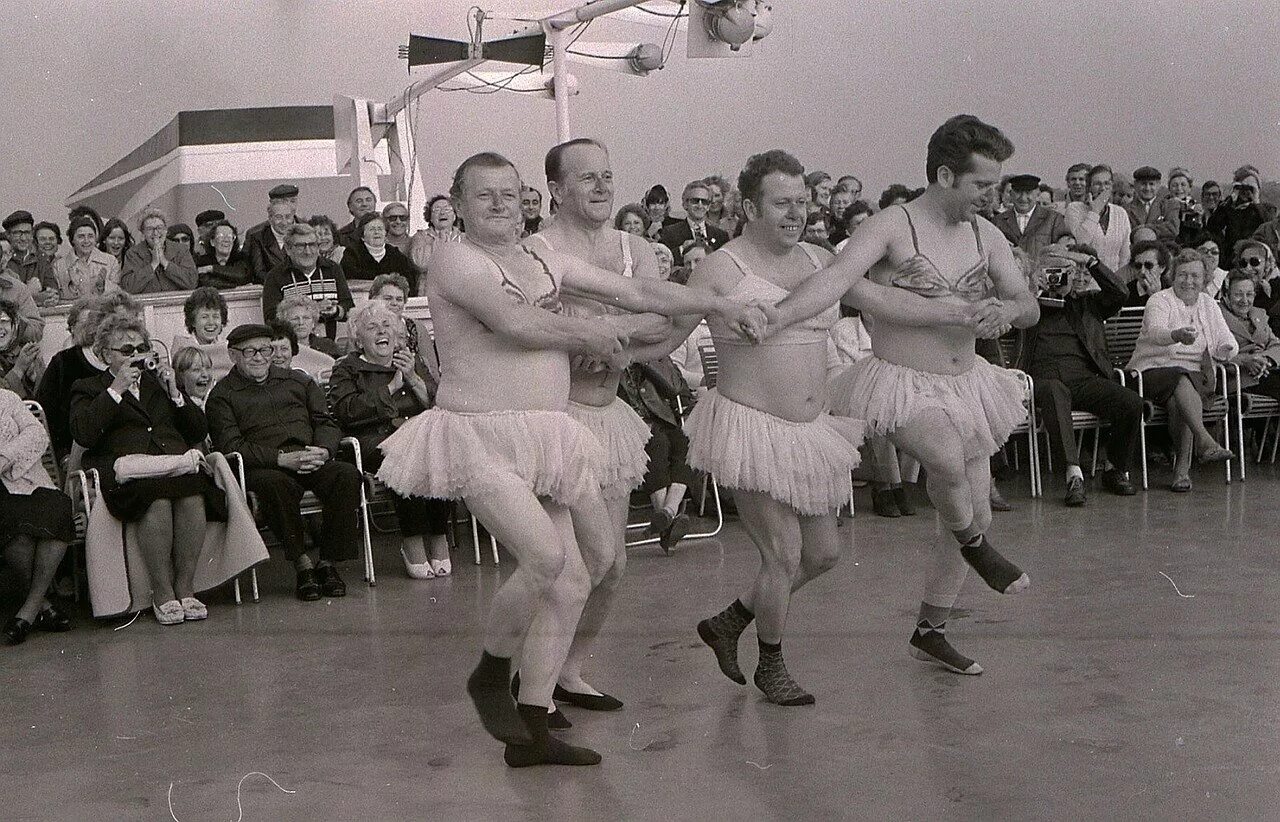 1950 1970 годы в россии. 1973-1978. Немецкий журналист Уве Гериг путешествует по советскому Союзу. Танцы в 60-е годы. Танцы СССР. Танцы в 70 е годы.