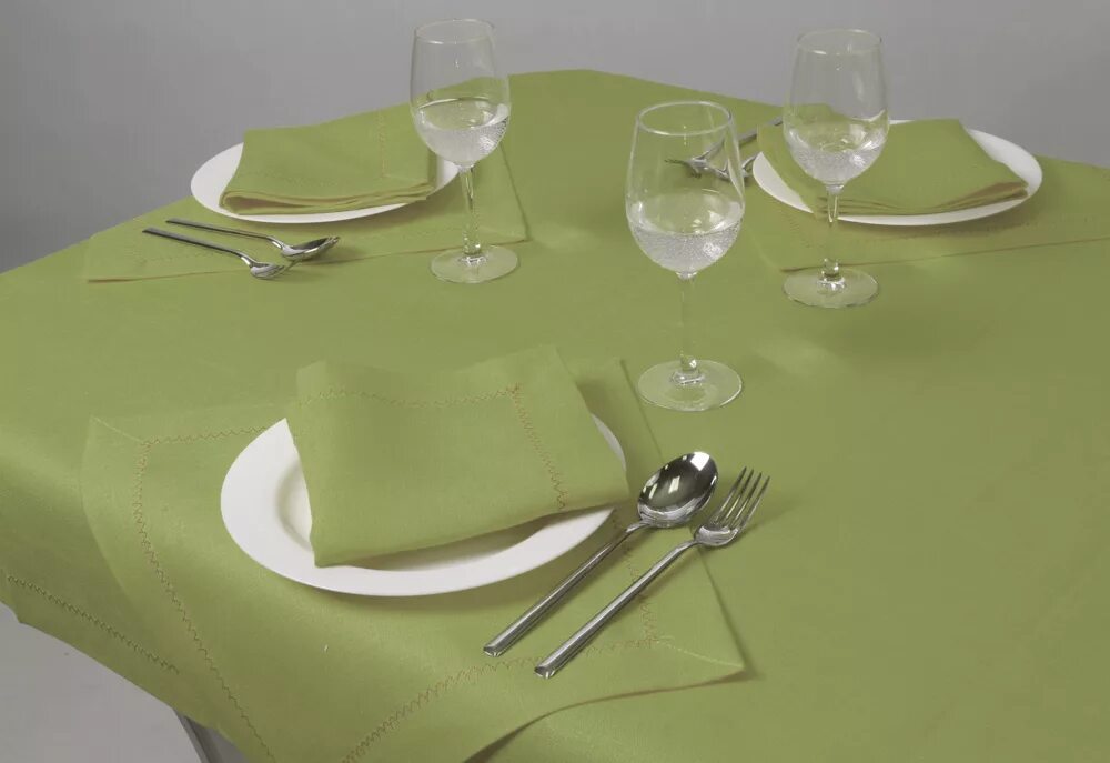Скатерть и салфетки на стол. Столовое белье для сервировки стола. Сервировка стола скатерти и салфетки. Наперон ричард. Сервировка стола скатерти и салфетки.