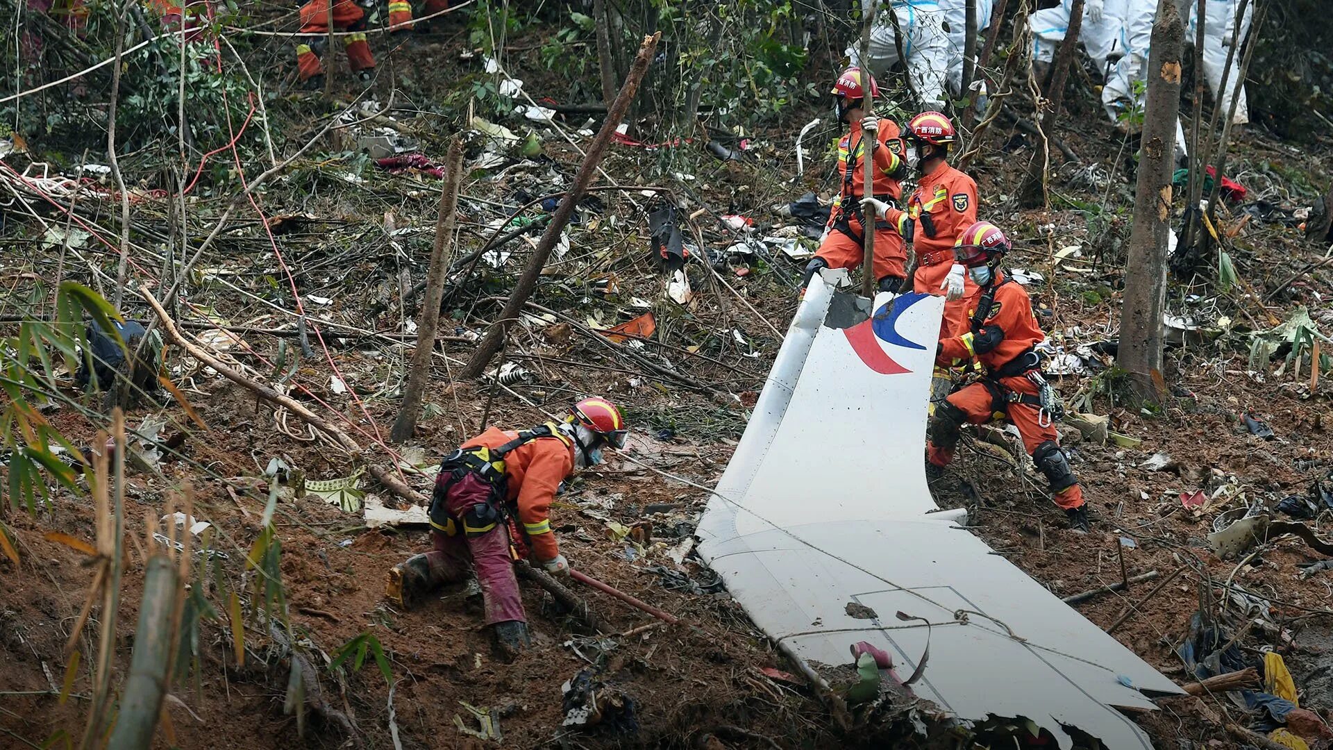 Какой самолет упал сегодня. В Китае разбился самолет 2022.