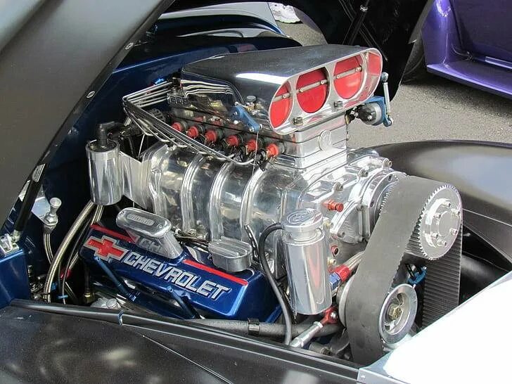 V8 Hemi Supercharged. V8 Hemi с турбонаддувом. Supercharger v8 Tatra. Mini 1.6 суперчарджер.