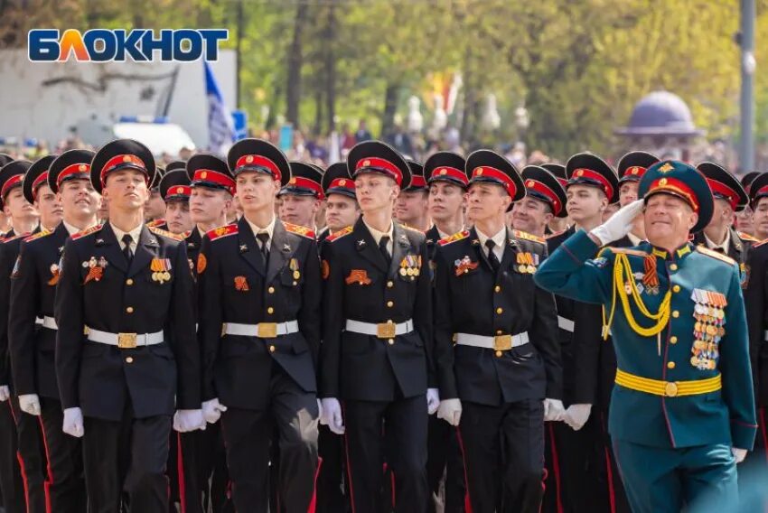 Парад в ростове на дону 2025. Парад победы ростов на дону 2015. новочеркасск парад победы. парад победы в ростове на дону 2025г. парад 9 мая 2025 ростов-на-дону.