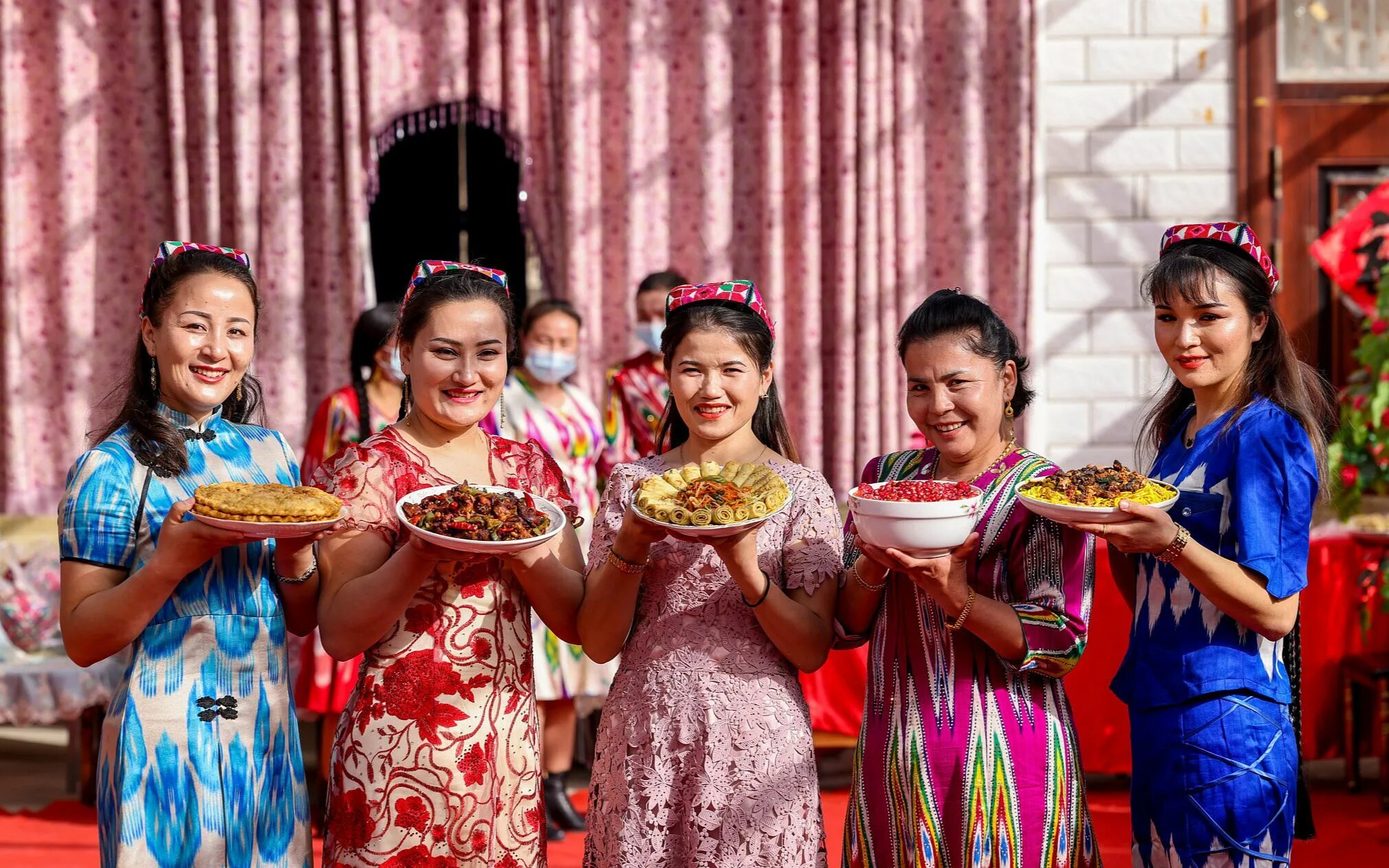 день вьетнамской женщины. куба гавана жители. международный женский день в италии. женская демонстрация. женский день.