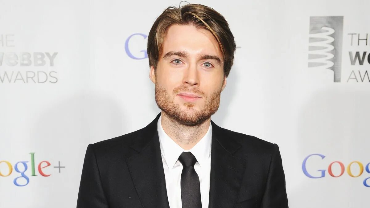 Top famous. Pete Cashmore. Рич блоггер. Виджен блоггер. Кенни Рич американский блоггер.