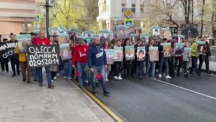 Одесский человек. Одесса 2 мая 2014 антимайдановцы. Одесса май 2014 дом профсоюзов.