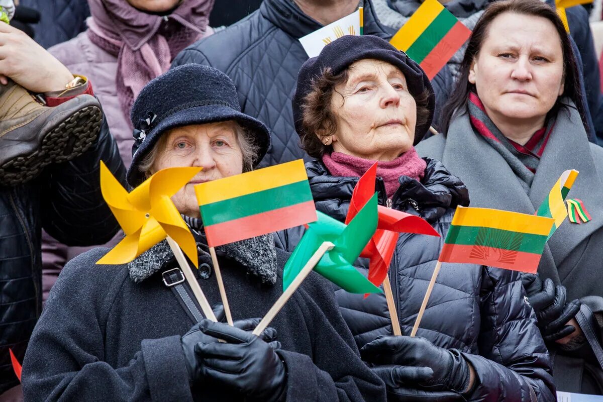 Литва население 2024. Политики Литвы. Жители Литвы. Литва люди. Население Литвы.