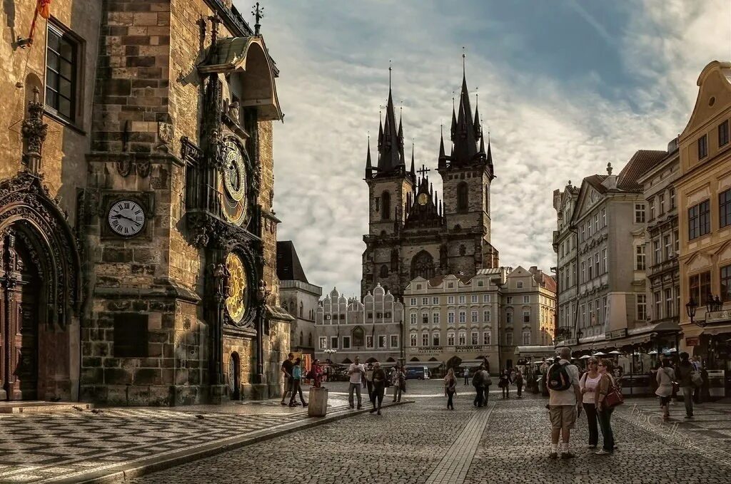 Самые красивые старые города. Прага столица Чехии. Гобелен Прага Староместская площадь. Староместская площадь. Прага. Прага старый город.