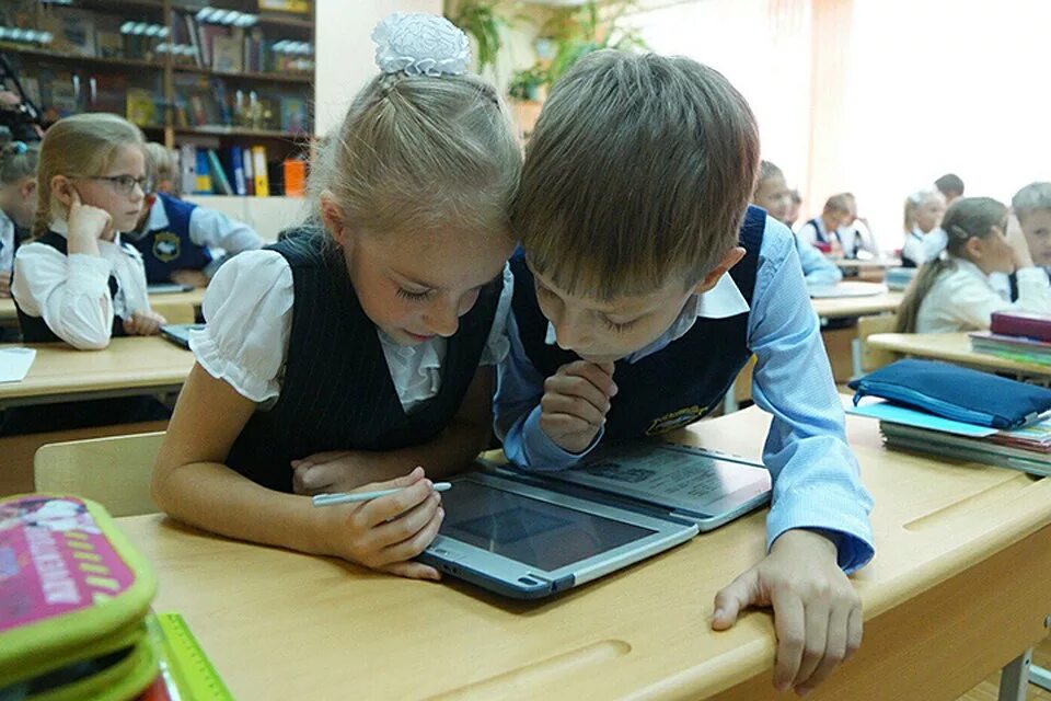 Почему в школу 11