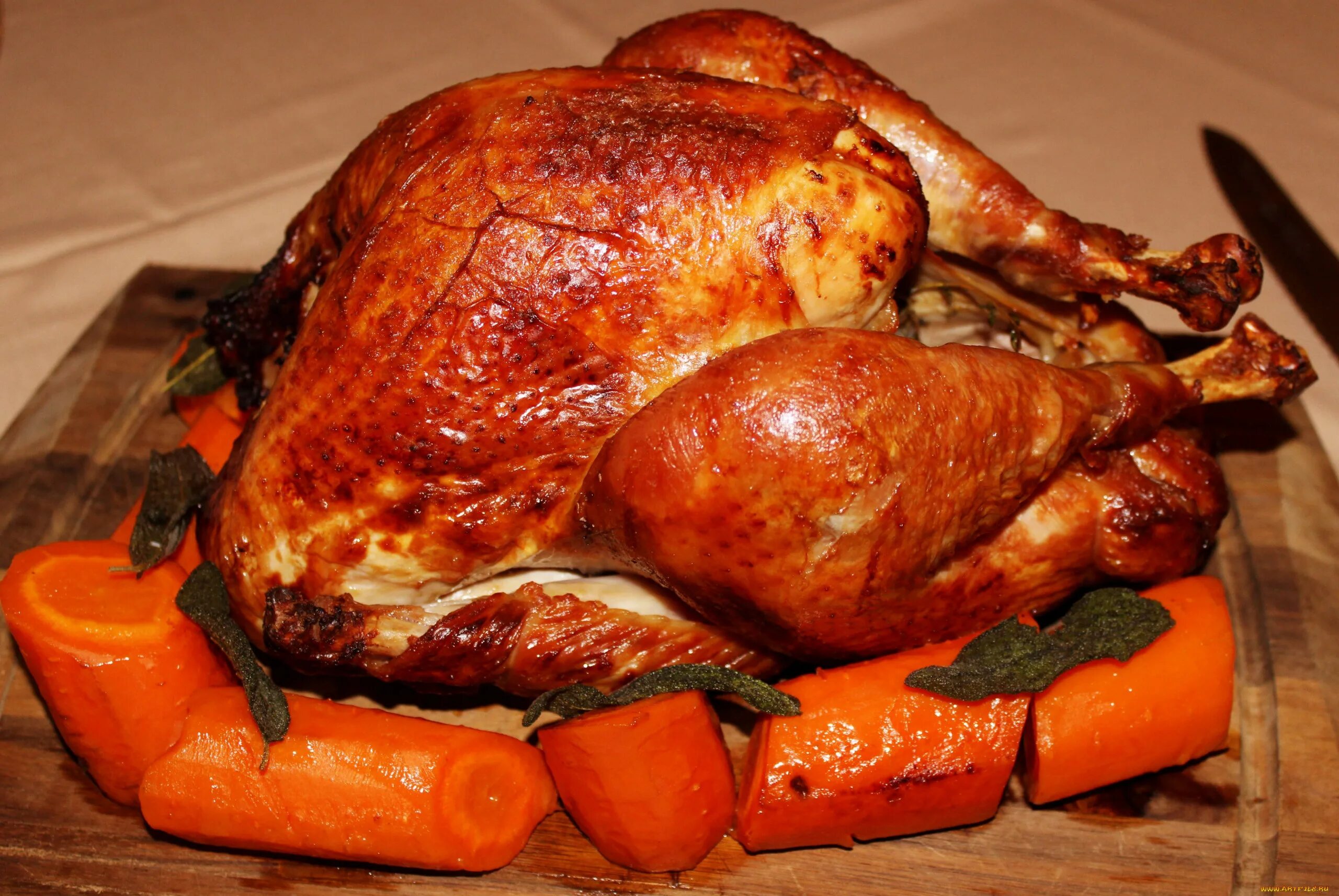 Жареная индейка. Можно ли есть жареную индейку при похудении. Индейка на день благодарения фото. Индейка на день благодарения. Индейка поджаренная.