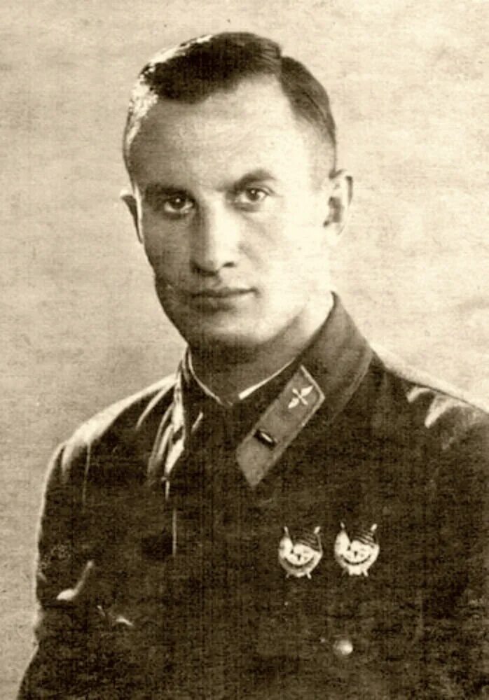 Герой советского Союза 1942.